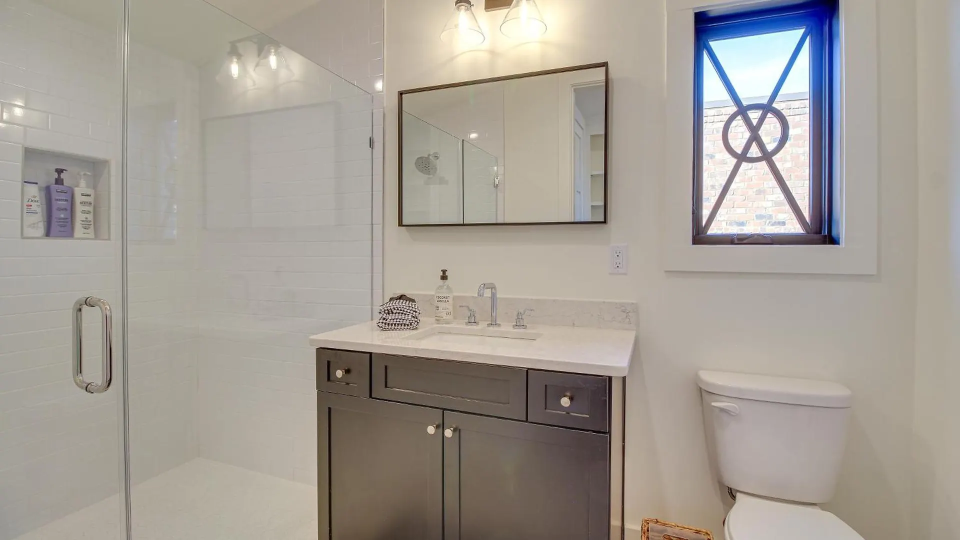 Holiday home Luxe Savannah Townhome 1 Mi To Historic District United States