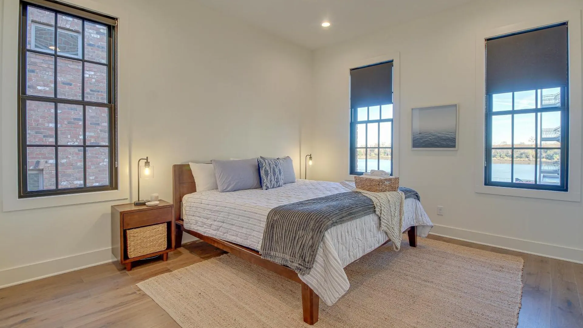 Luxe Savannah Townhome 1 Mi To Historic District Дом отдыха