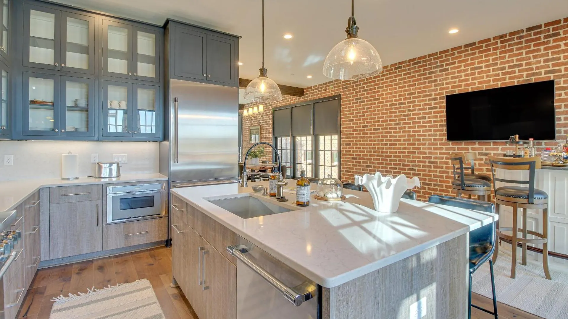 Luxe Savannah Townhome 1 Mi To Historic District Дом отдыха