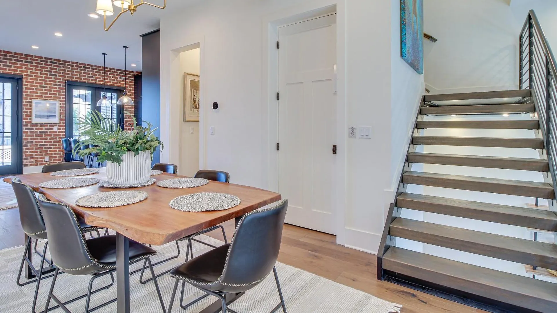 Luxe Savannah Townhome 1 Mi To Historic District 0*,  США