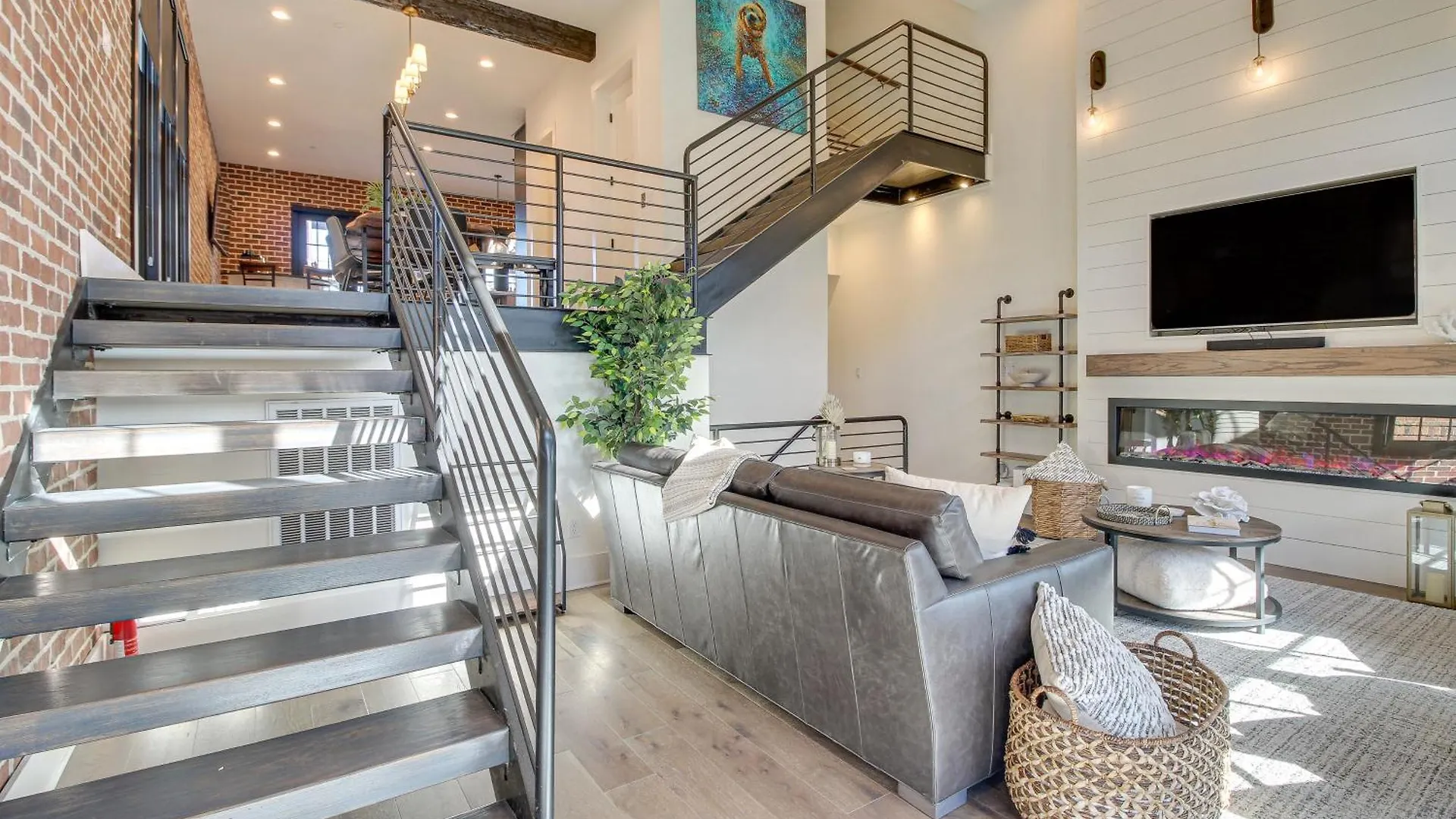 Дом отдыха Luxe Savannah Townhome 1 Mi To Historic District